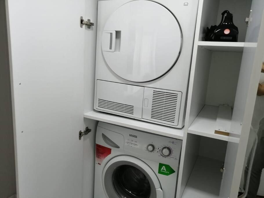 Sisli Apartment, 2 Bedrooms, 250 M Metro, New Modern Residence Isztambul Kültér fotó